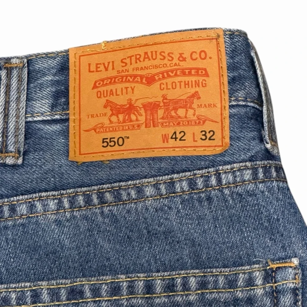 Levi's 550 Relaxed Fit Straight Leg Jeans Medium Wash‎ Men's Size W42 L32 EUC